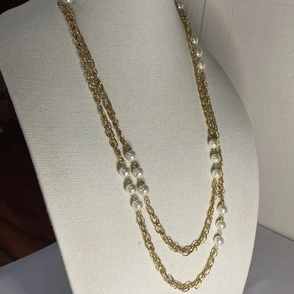Long Goldtone chain station pearl bead necklace - Picture 5 of 8